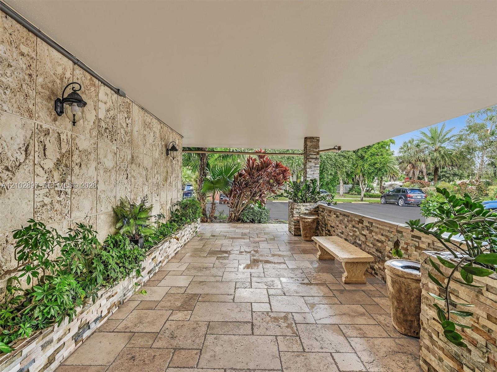 405 1 / 2 775 sq. ft. $ 2026-10-07 0 foto