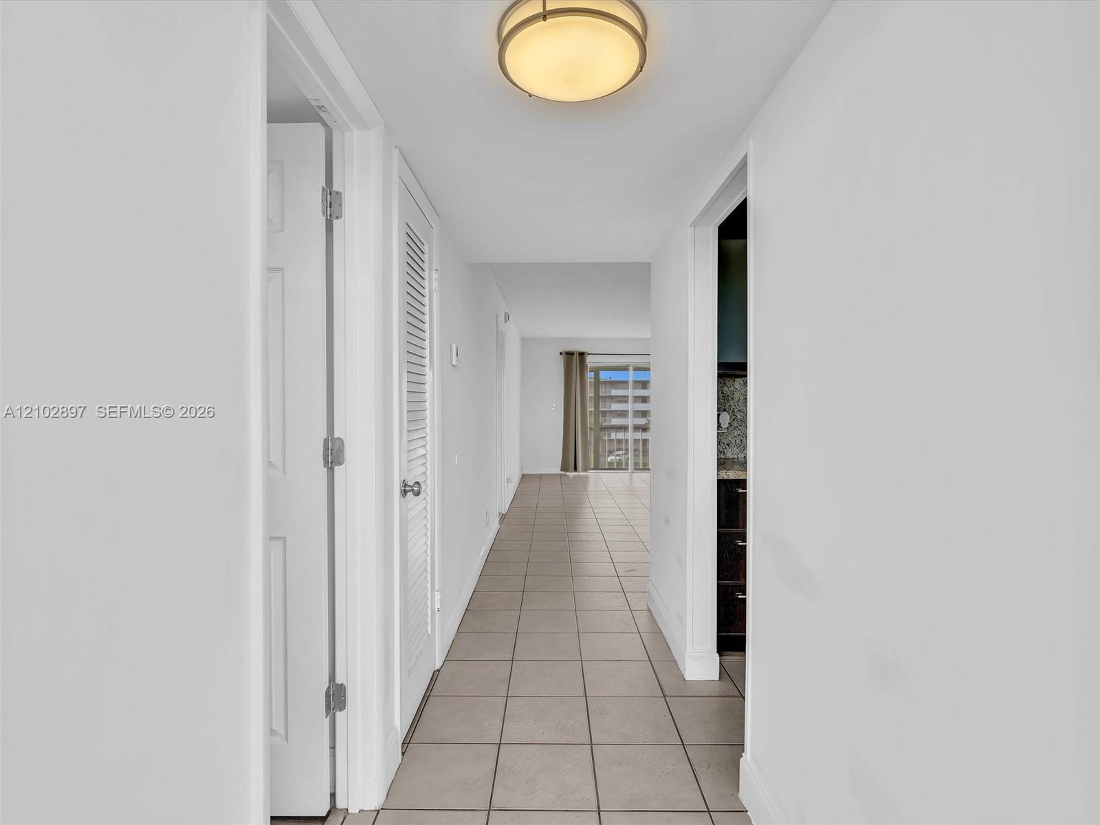405 1 / 2 775 sq. ft. $ 2026-10-07 0 foto