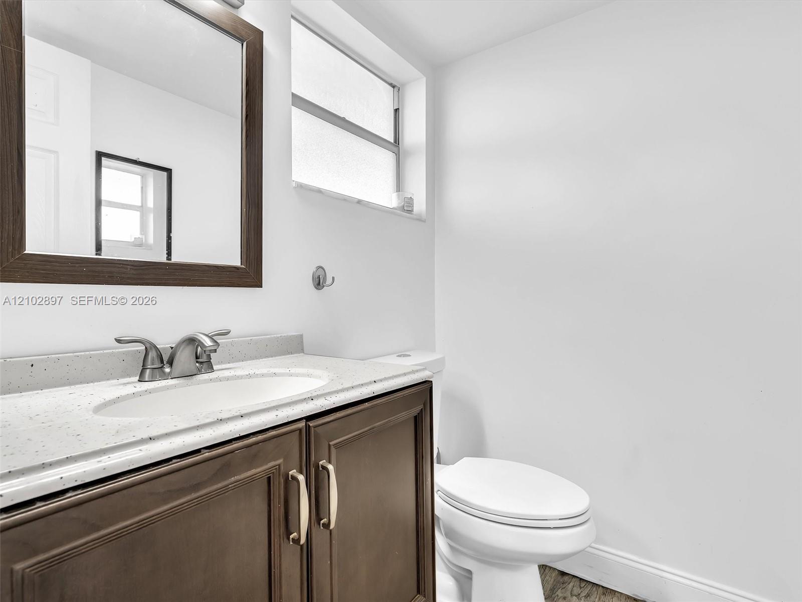 405 1 / 2 775 sq. ft. $ 2026-10-07 0 foto