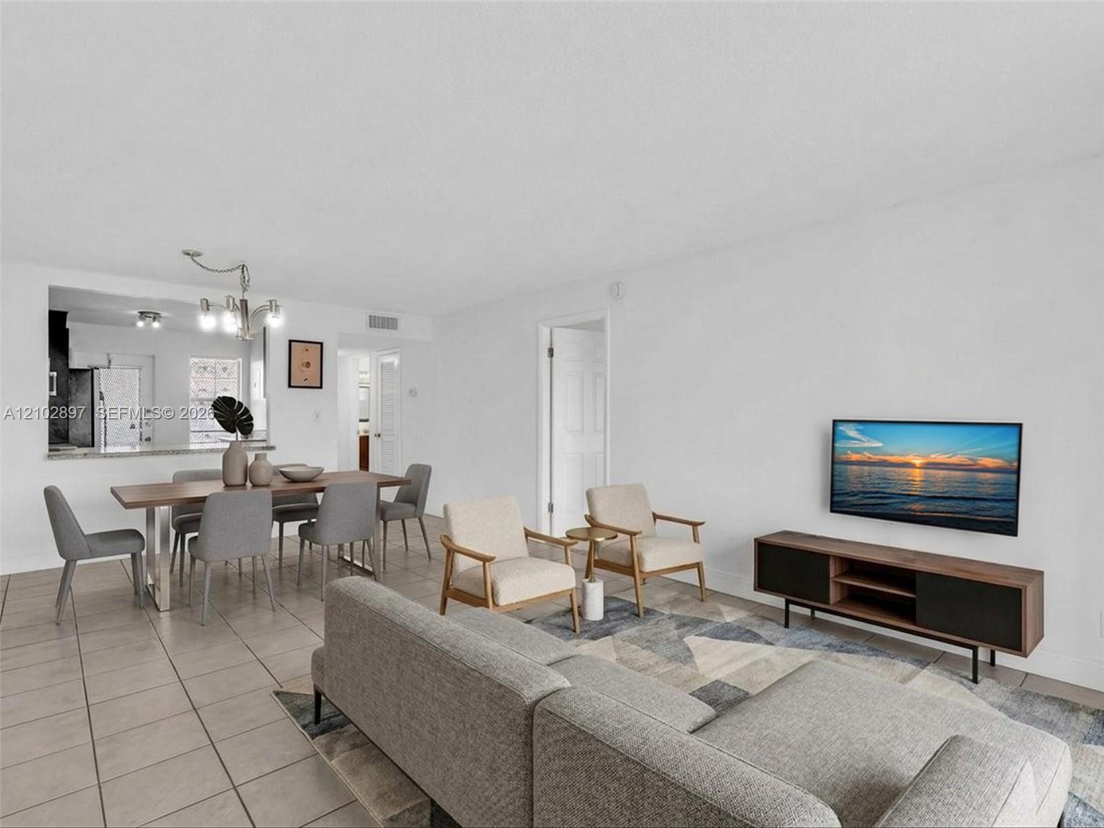 405 1 / 2 775 sq. ft. $ 2026-10-07 0 foto