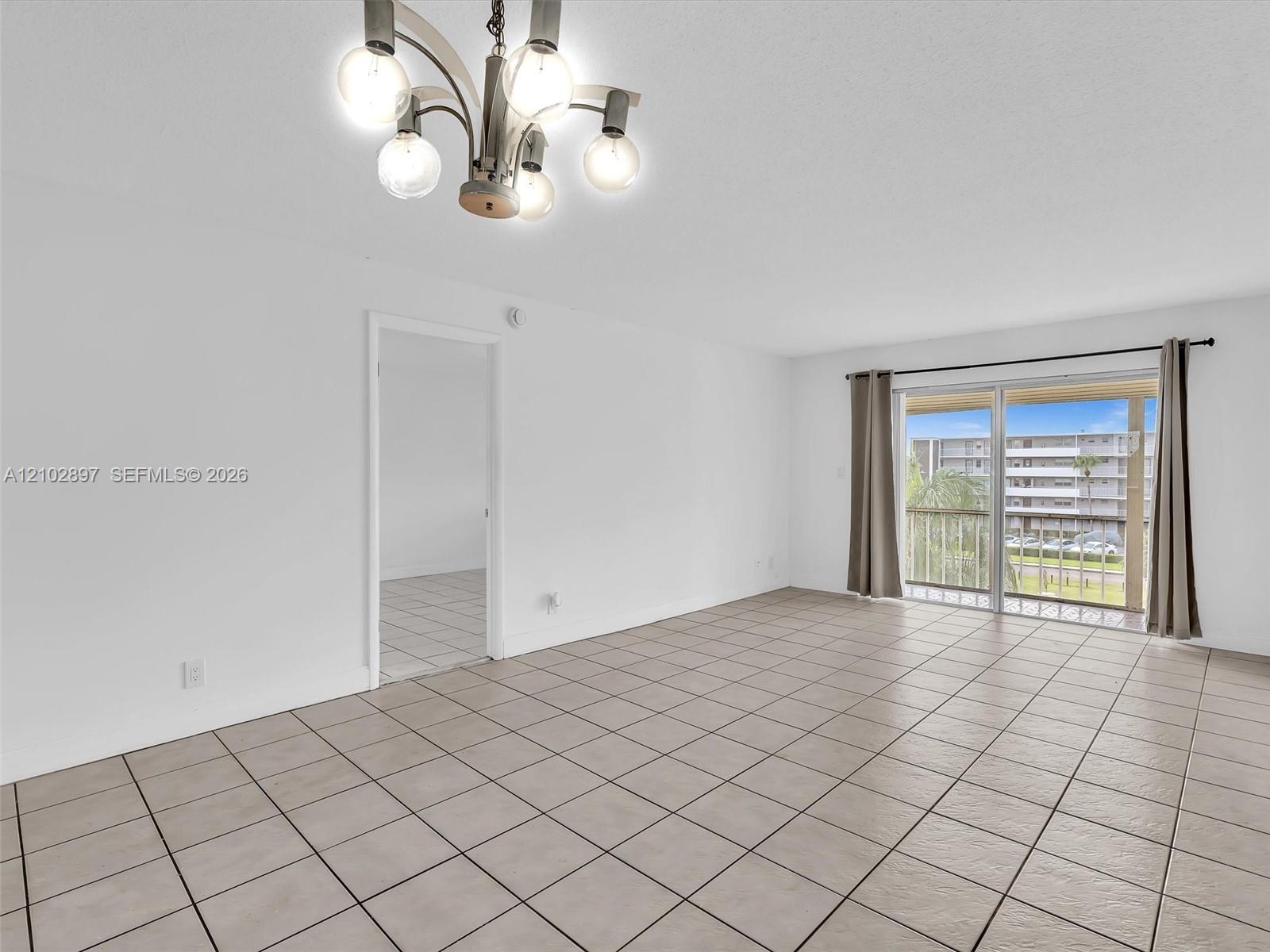405 1 / 2 775 sq. ft. $ 2026-10-07 0 foto