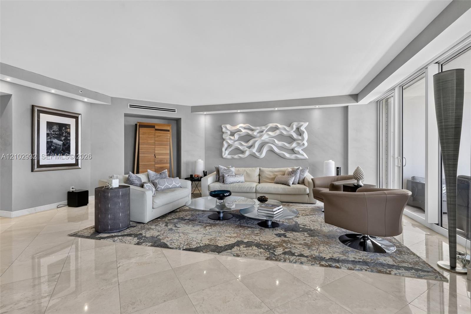 See details 2809 2 / 3 2730 sq. ft. $ 2026-10-07 0 Photo