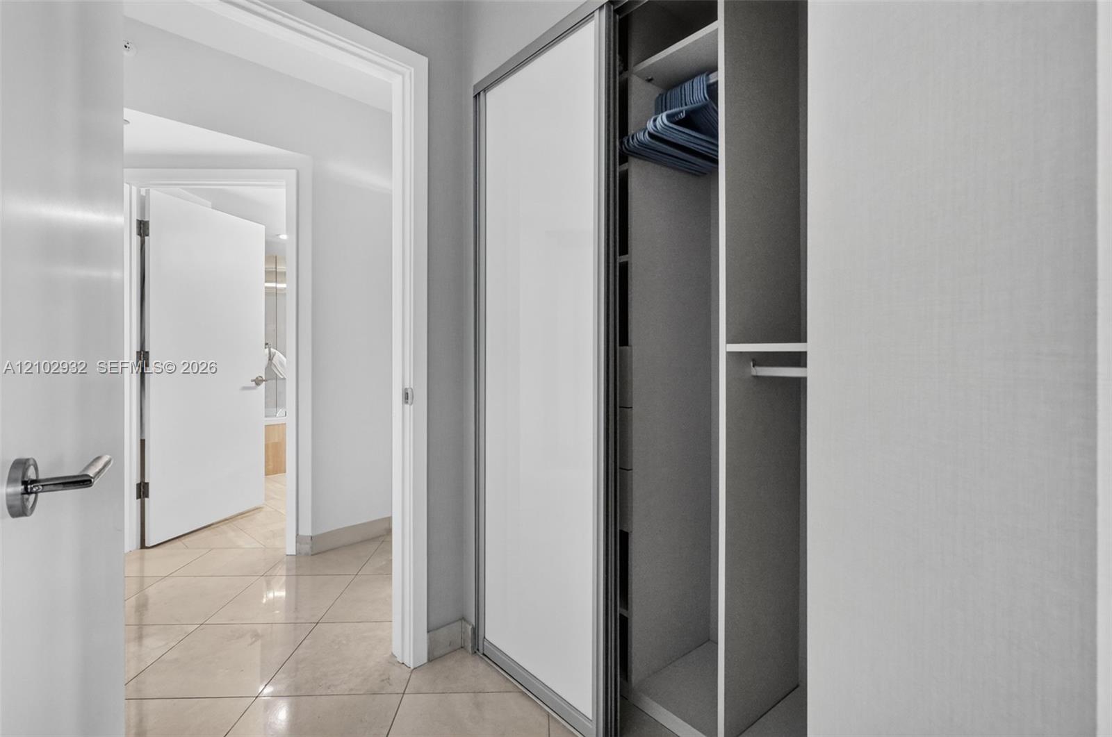 See details 2809 2 / 3 2730 sq. ft. $ 2026-10-07 0 Photo