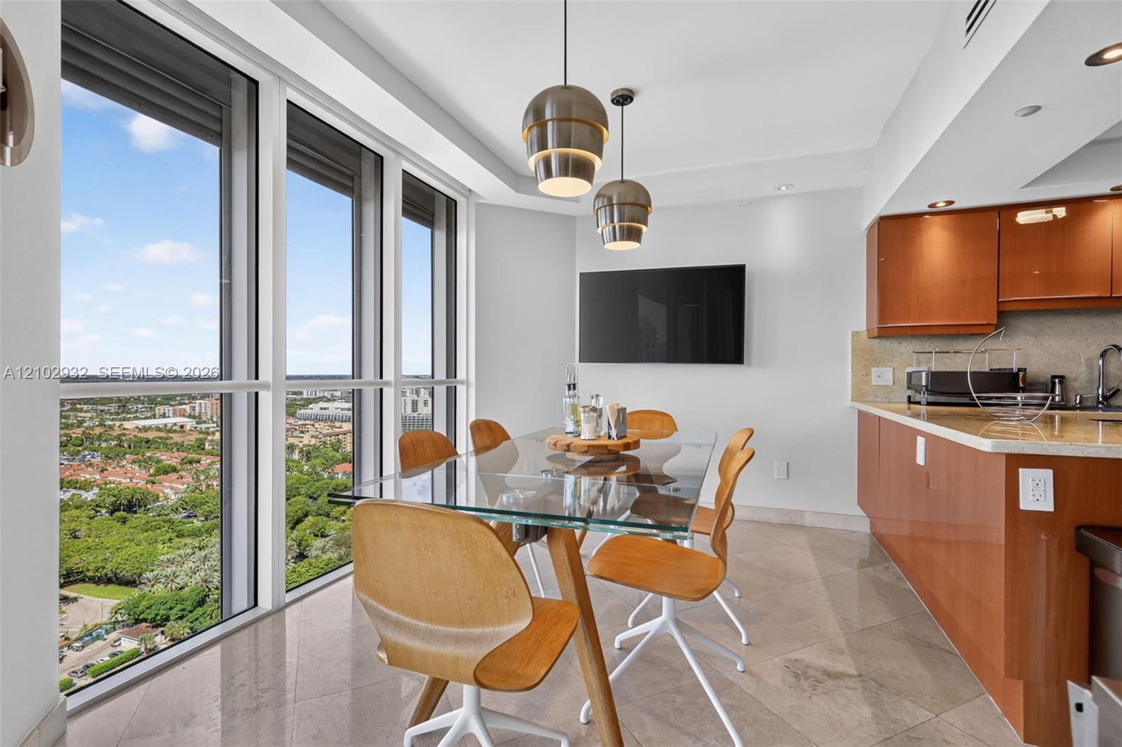 See details 2809 2 / 3 2730 sq. ft. $ 2026-10-07 0 Photo