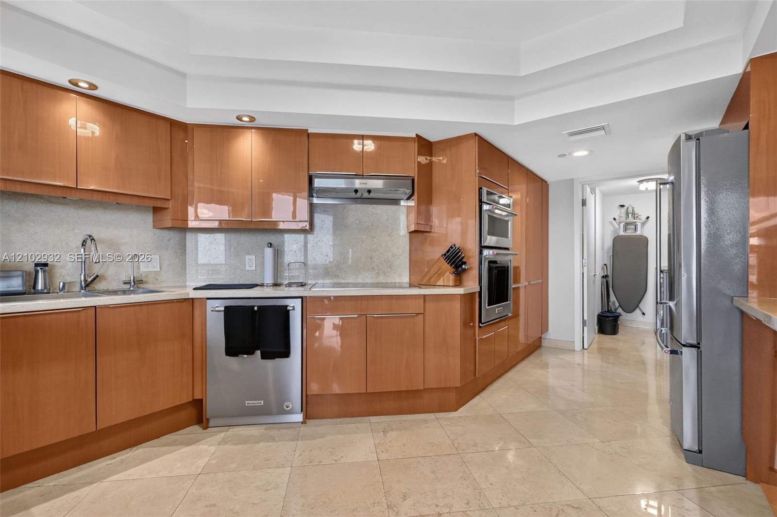 See details 2809 2 / 3 2730 sq. ft. $ 2026-10-07 0 Photo