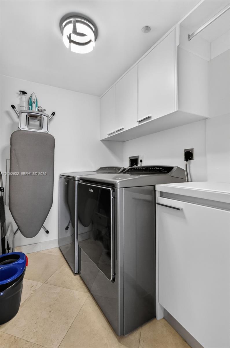 See details 2809 2 / 3 2730 sq. ft. $ 2026-10-07 0 Photo