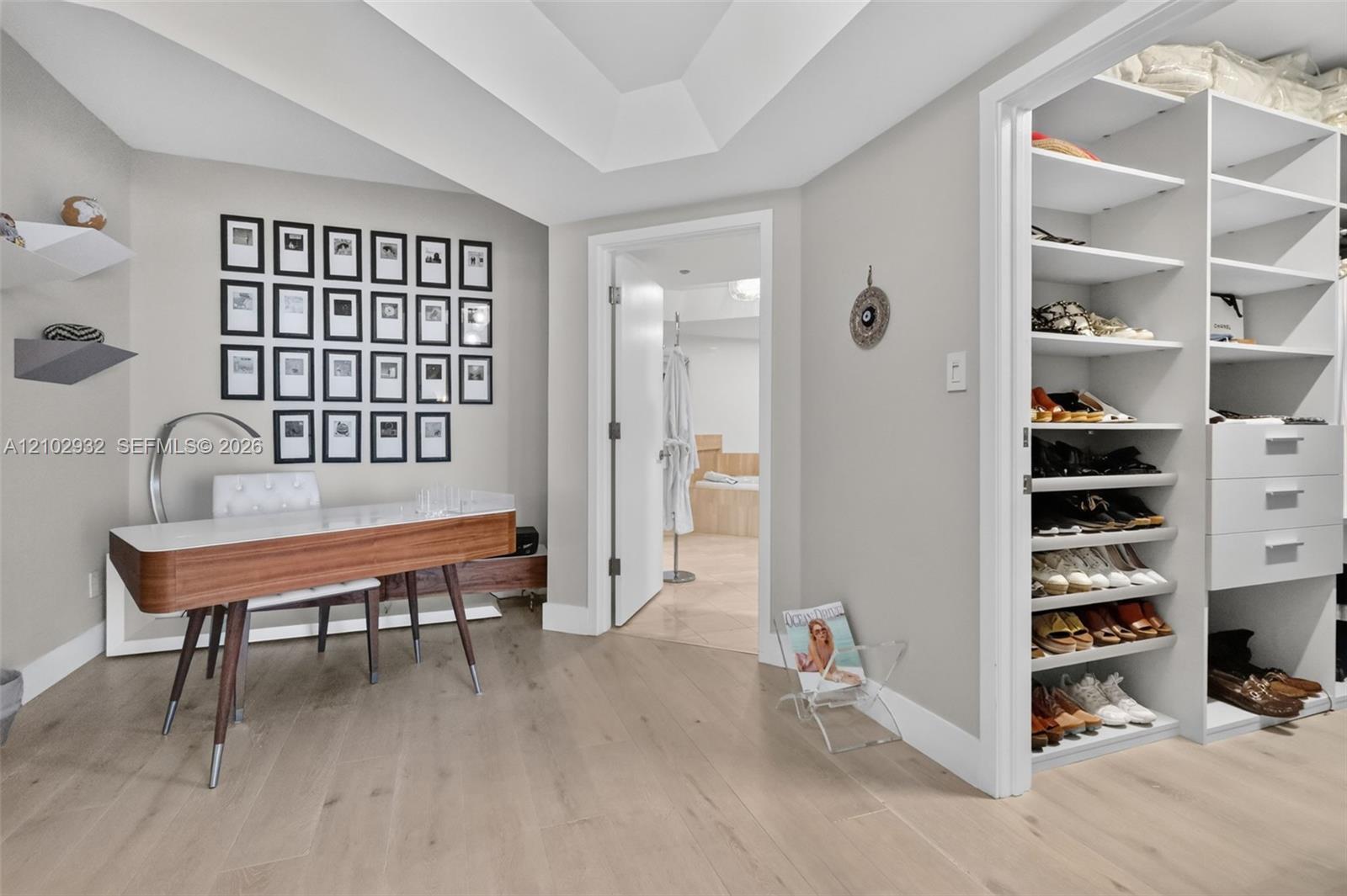 See details 2809 2 / 3 2730 sq. ft. $ 2026-10-07 0 Photo