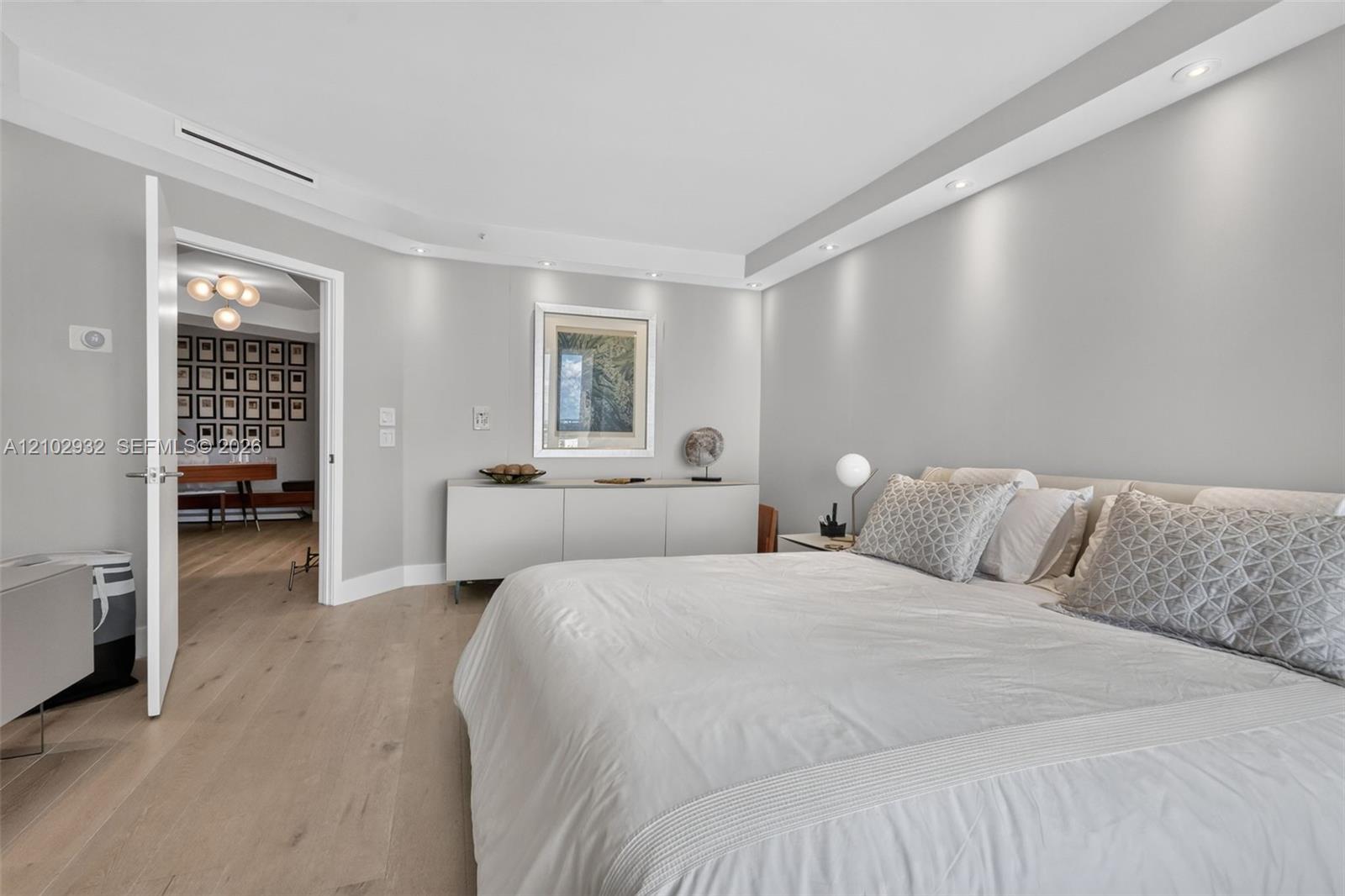 See details 2809 2 / 3 2730 sq. ft. $ 2026-10-07 0 Photo