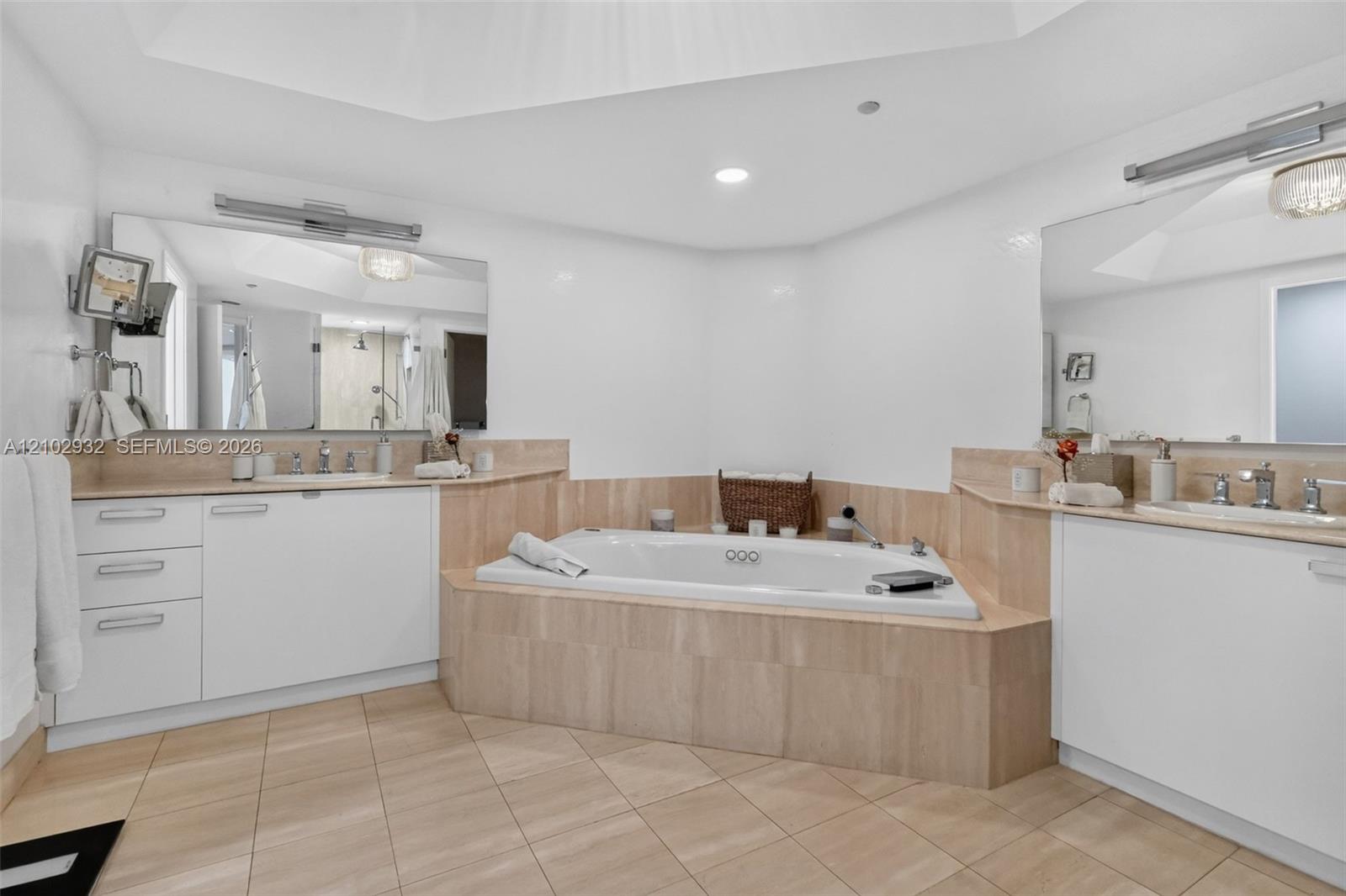 See details 2809 2 / 3 2730 sq. ft. $ 2026-10-07 0 Photo