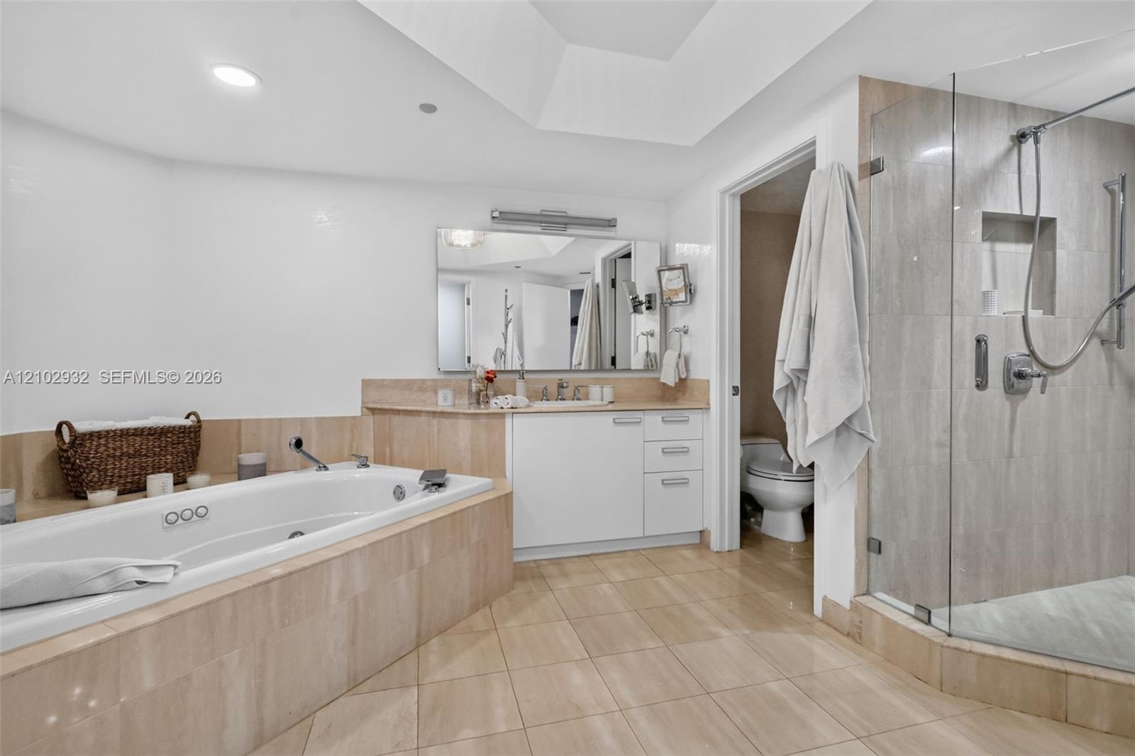 See details 2809 2 / 3 2730 sq. ft. $ 2026-10-07 0 Photo