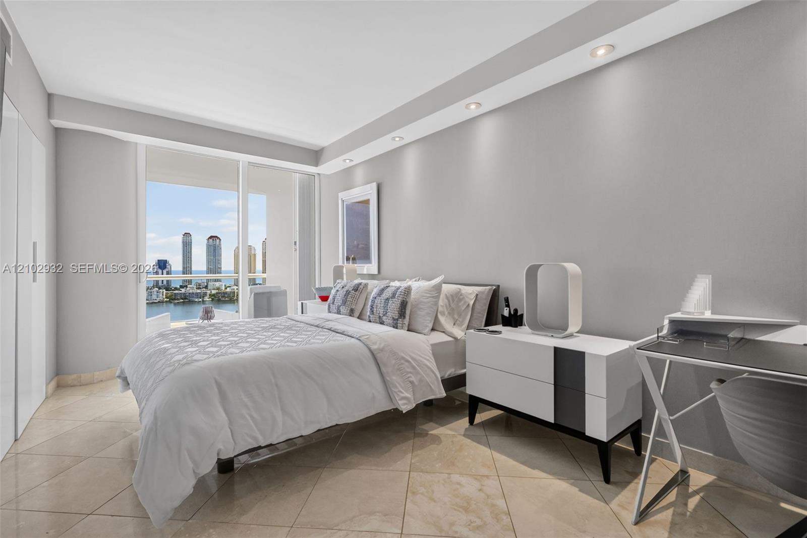 See details 2809 2 / 3 2730 sq. ft. $ 2026-10-07 0 Photo