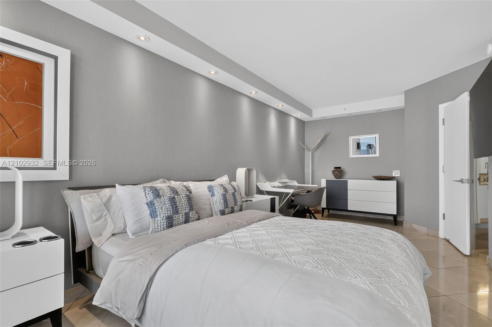 See details 2809 2 / 3 2730 sq. ft. $ 2026-10-07 0 Photo