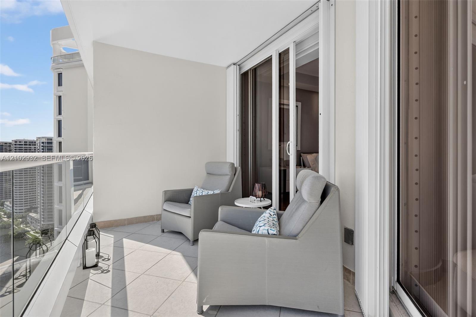 See details 2809 2 / 3 2730 sq. ft. $ 2026-10-07 0 Photo