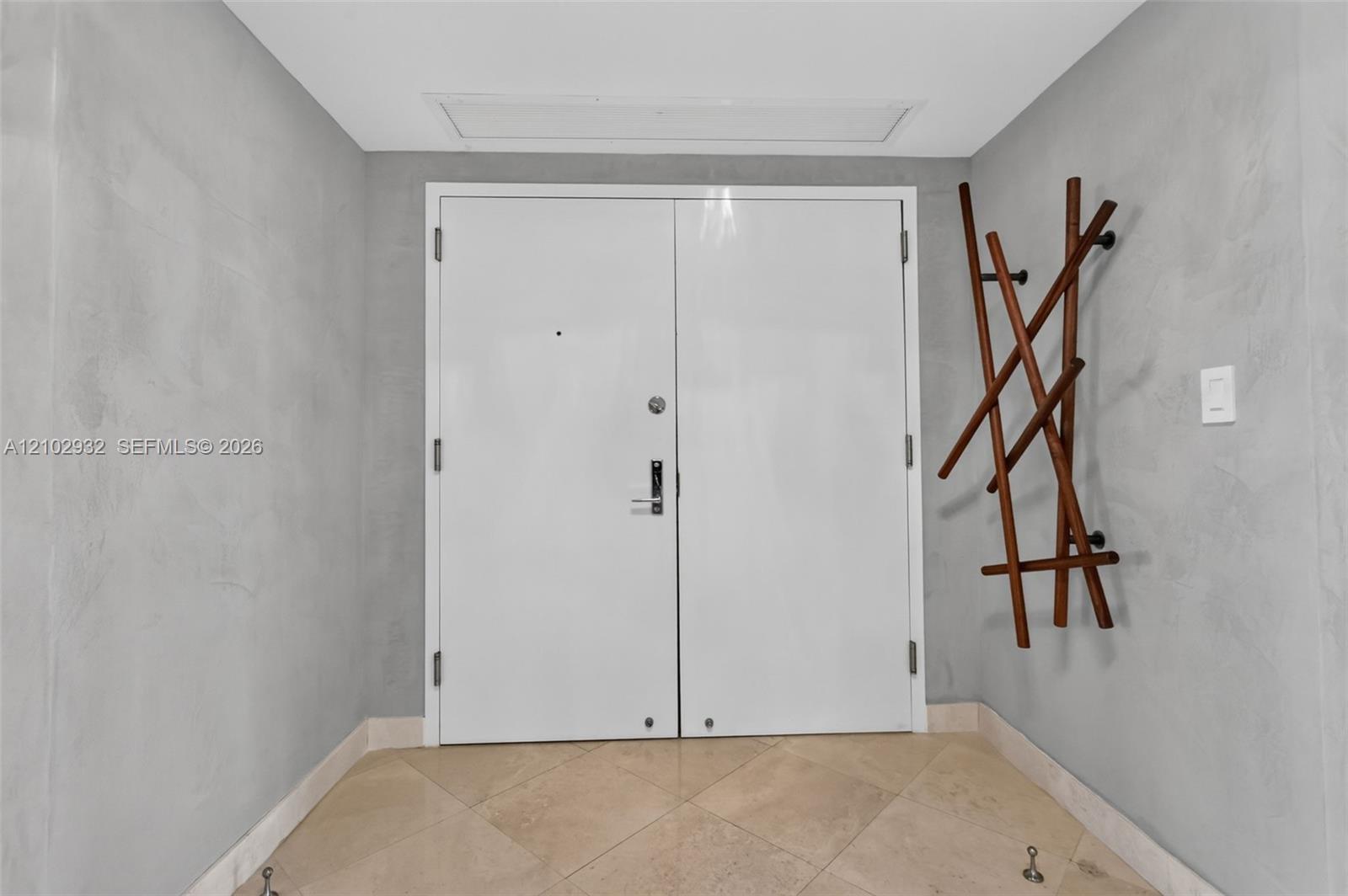 See details 2809 2 / 3 2730 sq. ft. $ 2026-10-07 0 Photo