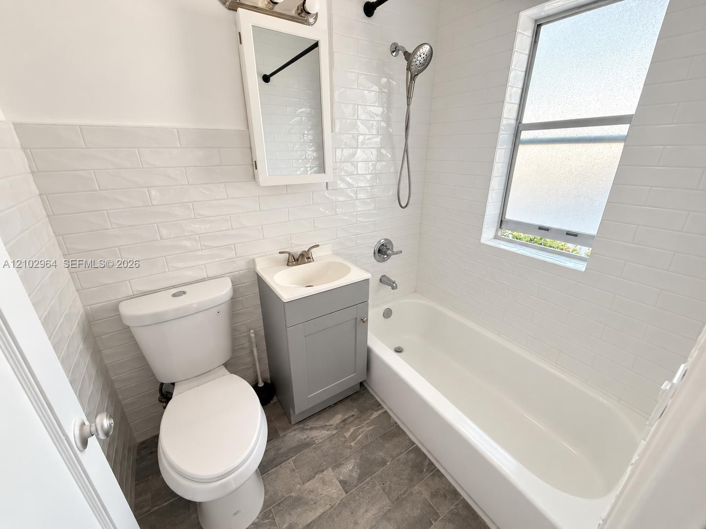   /  2792 sq. ft. $ 2026-10-08 0 foto