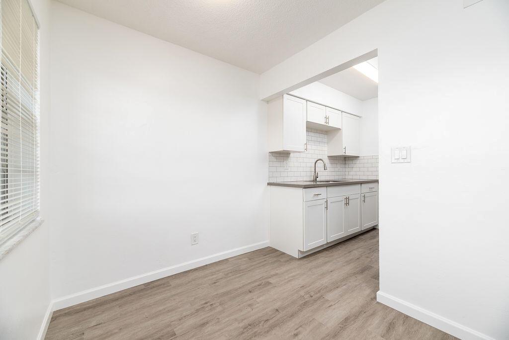   / 0 21516 sq. ft. $ 2026-10-09 0 foto