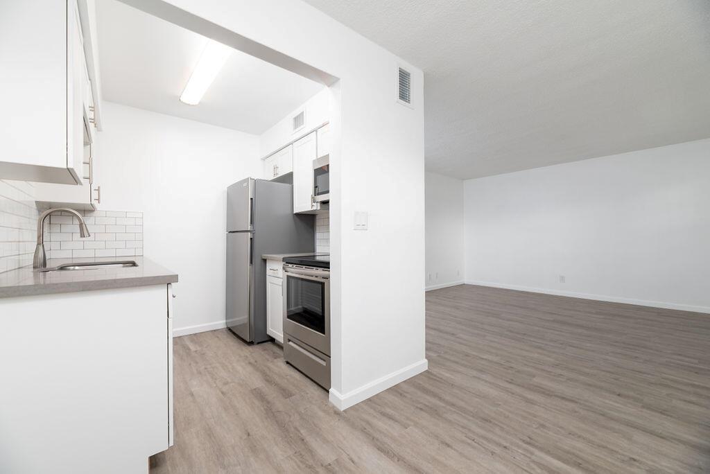   / 0 21516 sq. ft. $ 2026-10-09 0 foto