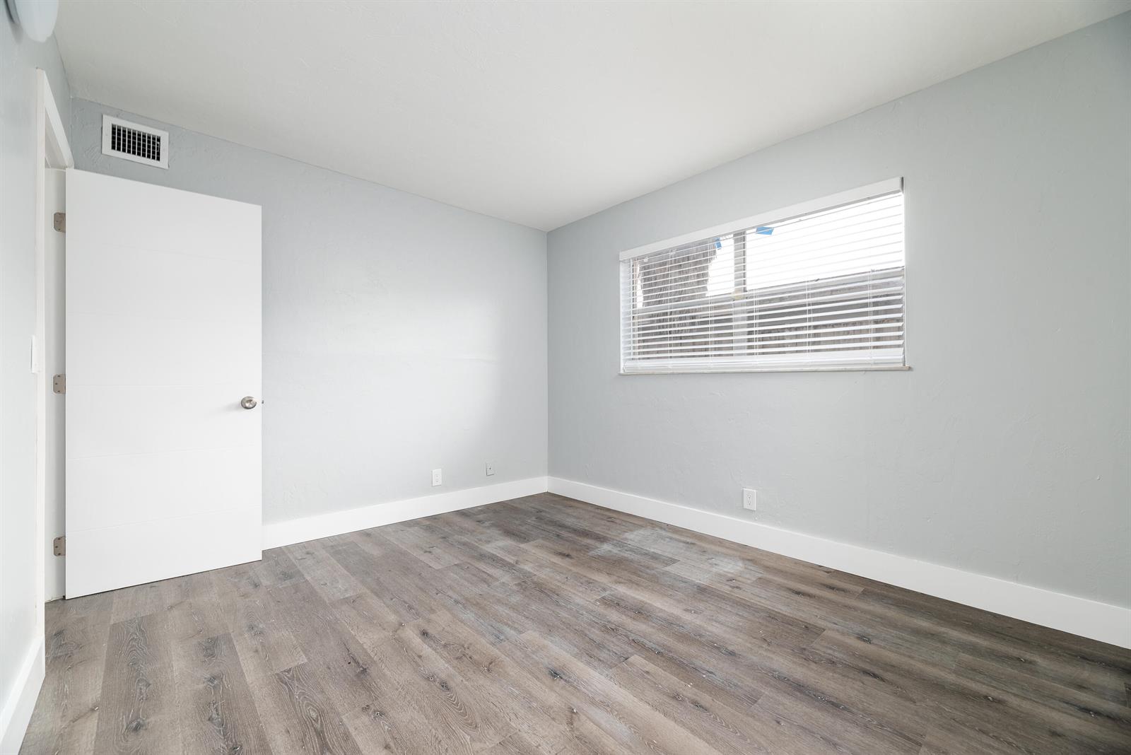   / 0 21516 sq. ft. $ 2026-10-09 0 foto
