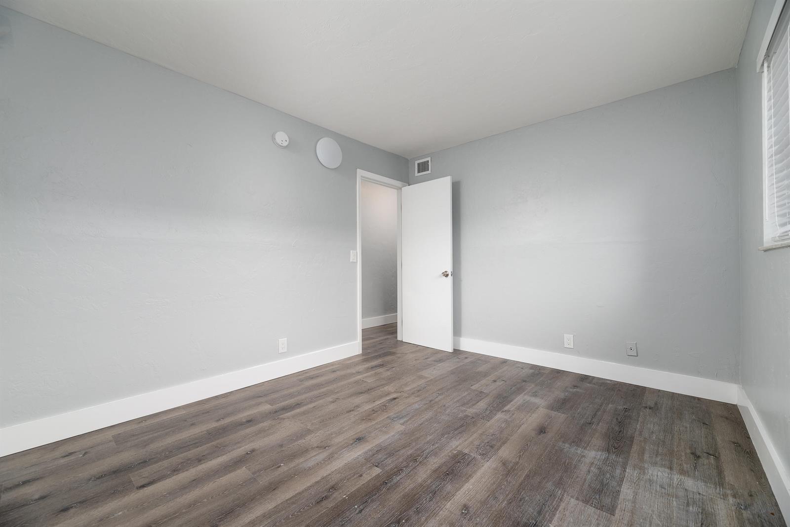   / 0 21516 sq. ft. $ 2026-10-09 0 foto