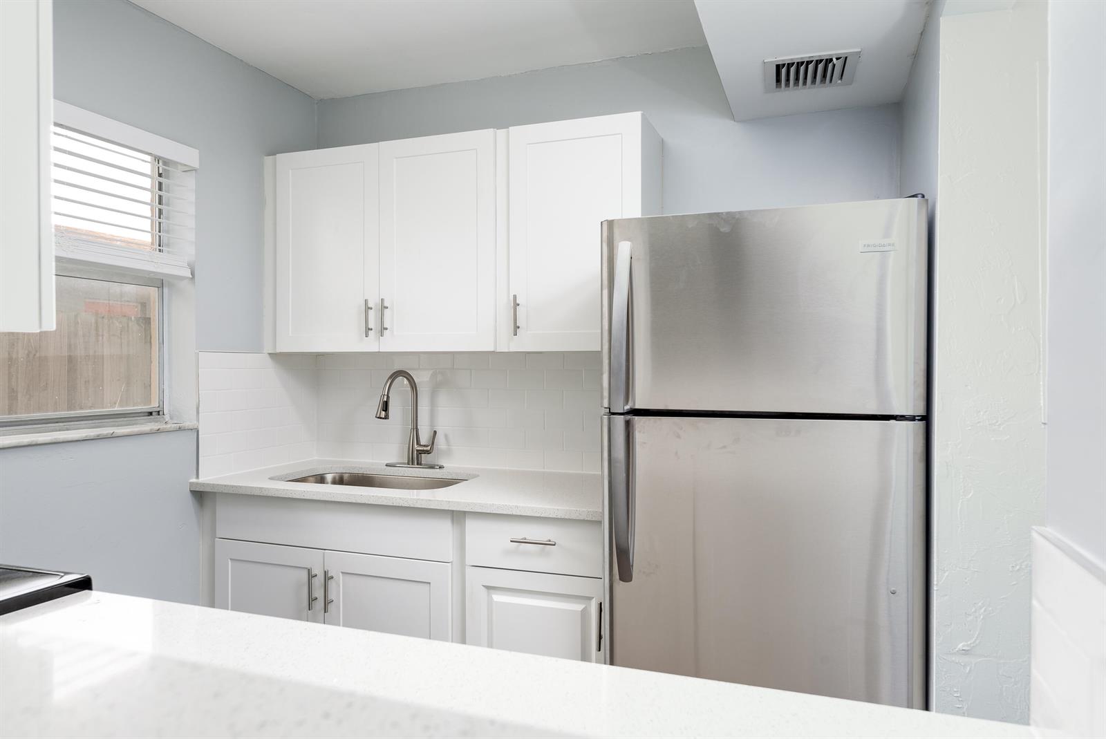   / 0 21516 sq. ft. $ 2026-10-09 0 foto