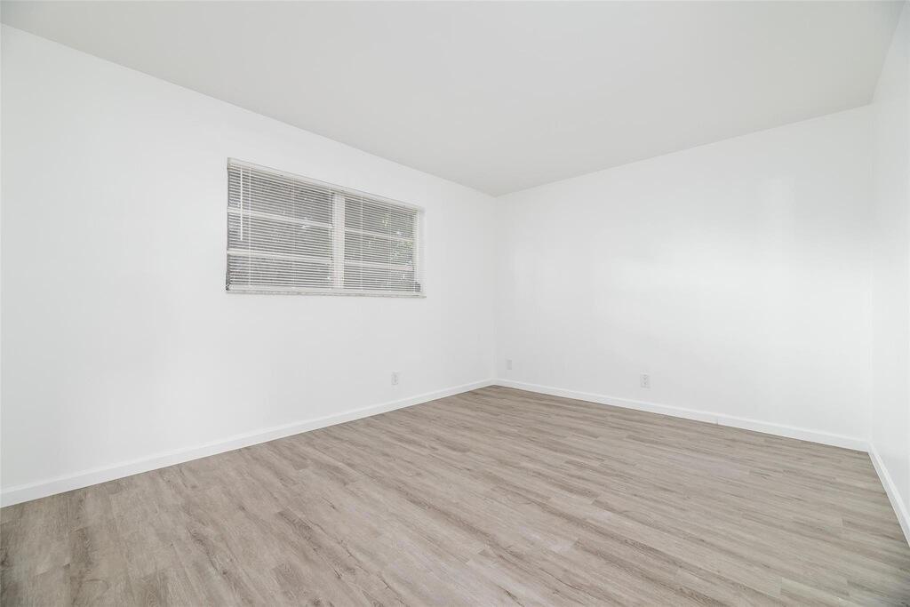   / 0 21516 sq. ft. $ 2026-10-09 0 foto