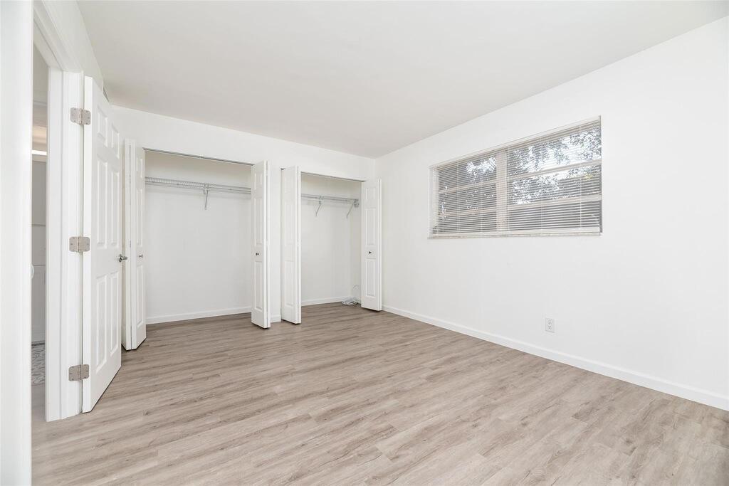   / 0 21516 sq. ft. $ 2026-10-09 0 foto