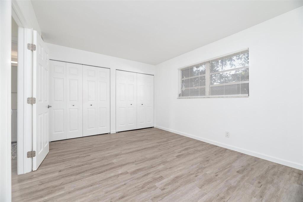   / 0 21516 sq. ft. $ 2026-10-09 0 foto