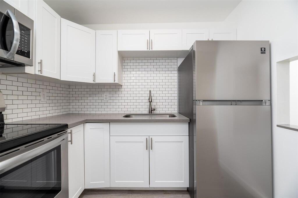   / 0 21516 sq. ft. $ 2026-10-09 0 foto