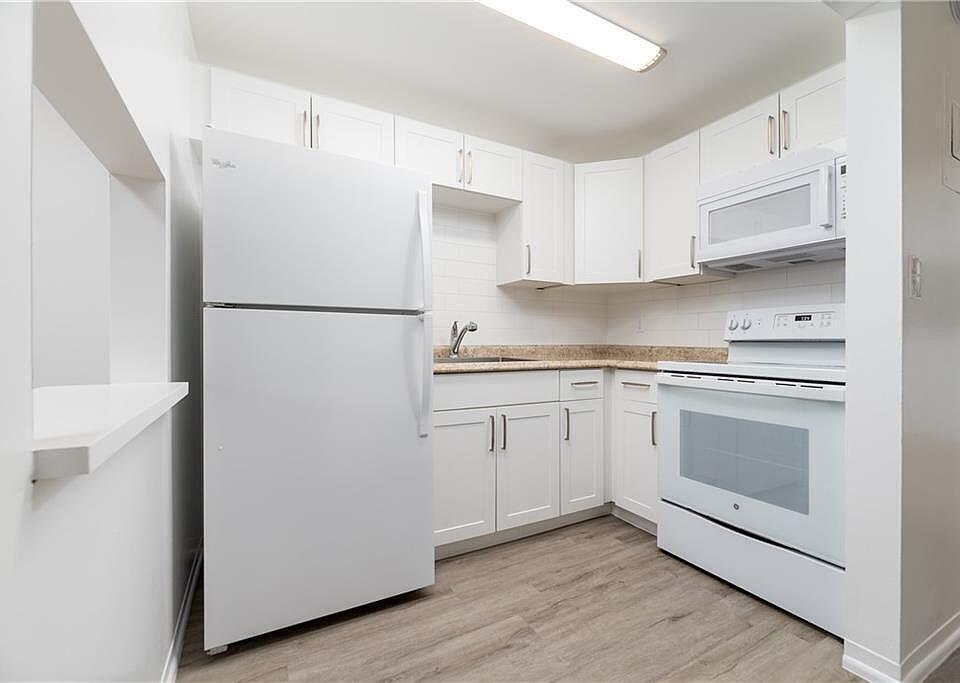   / 0 21516 sq. ft. $ 2026-10-09 0 foto