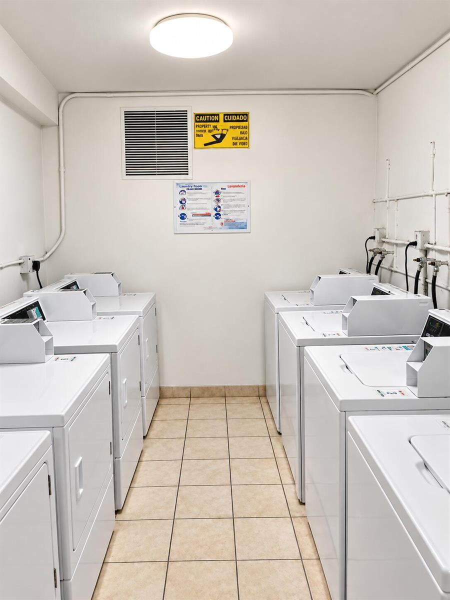   / 0 21516 sq. ft. $ 2026-10-09 0 foto