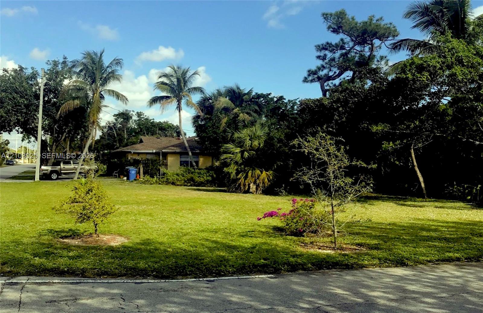 See details / sq. ft. $ 2026-10-08 0 Photo