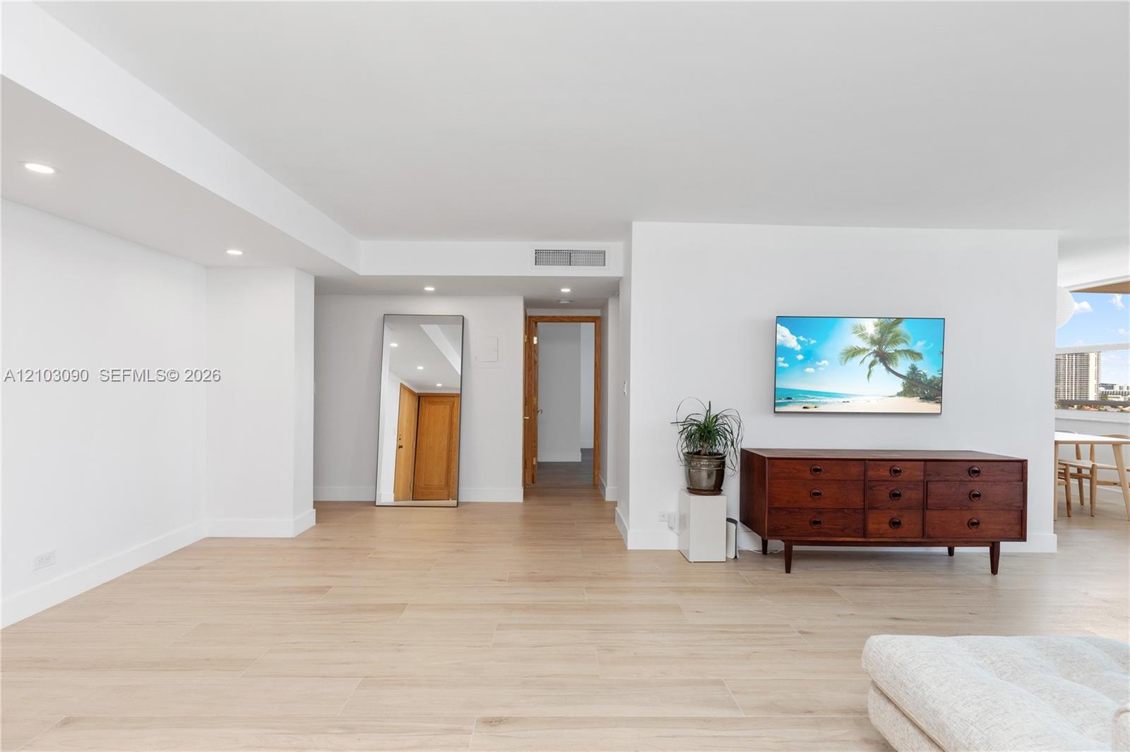 1219 2 / 2 1275 sq. ft. $ 2026-10-08 0 Photo