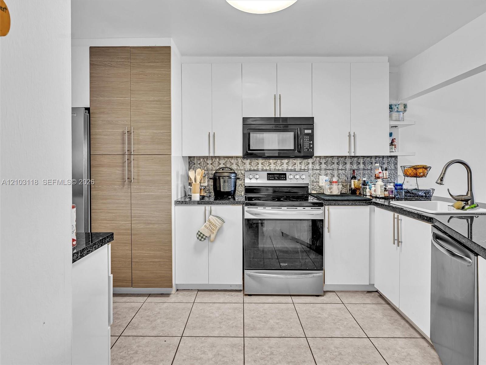 413-2 2 / 2 1036 sq. ft. $ 2026-10-08 0 foto