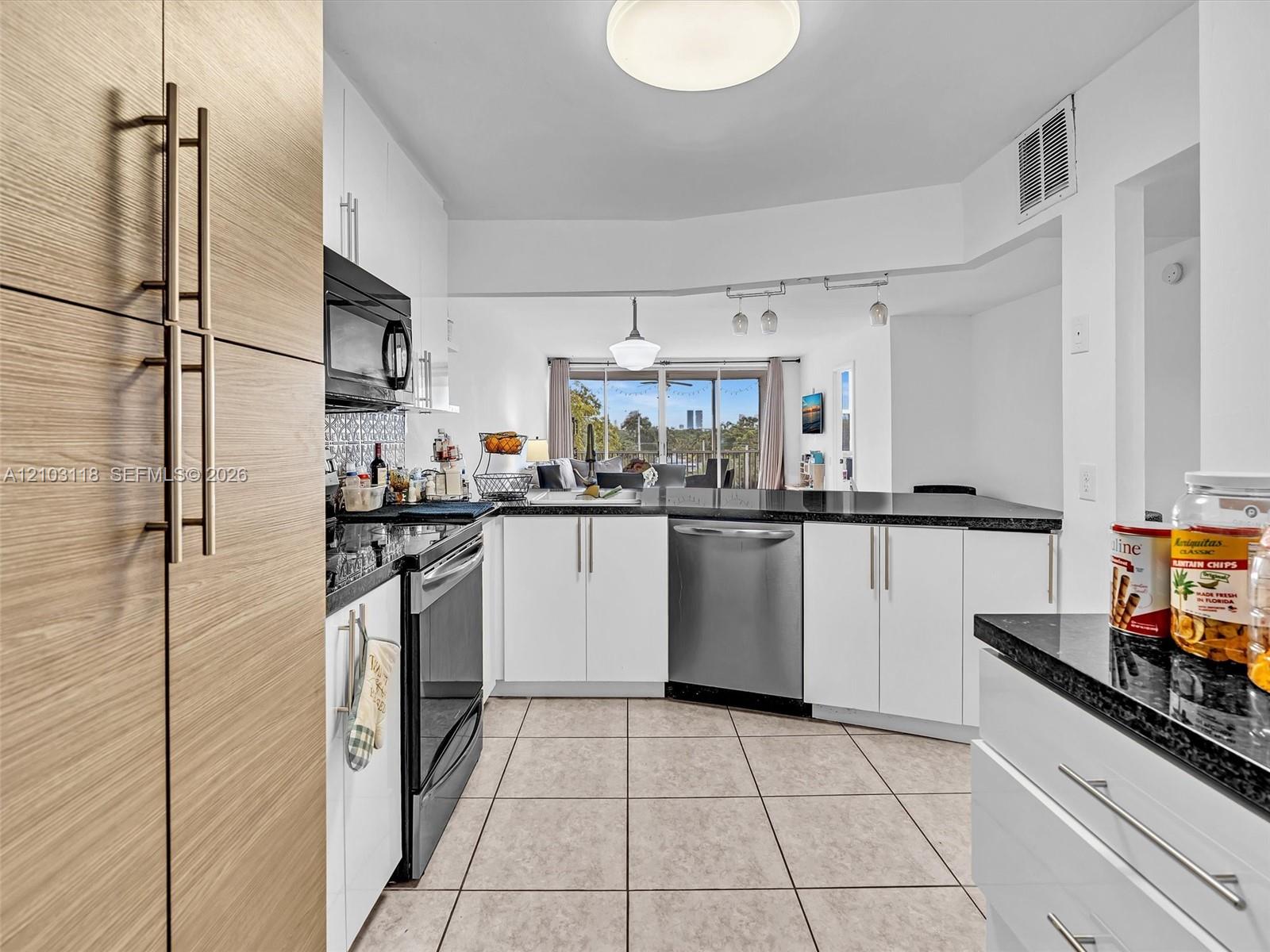 413-2 2 / 2 1036 sq. ft. $ 2026-10-08 0 foto