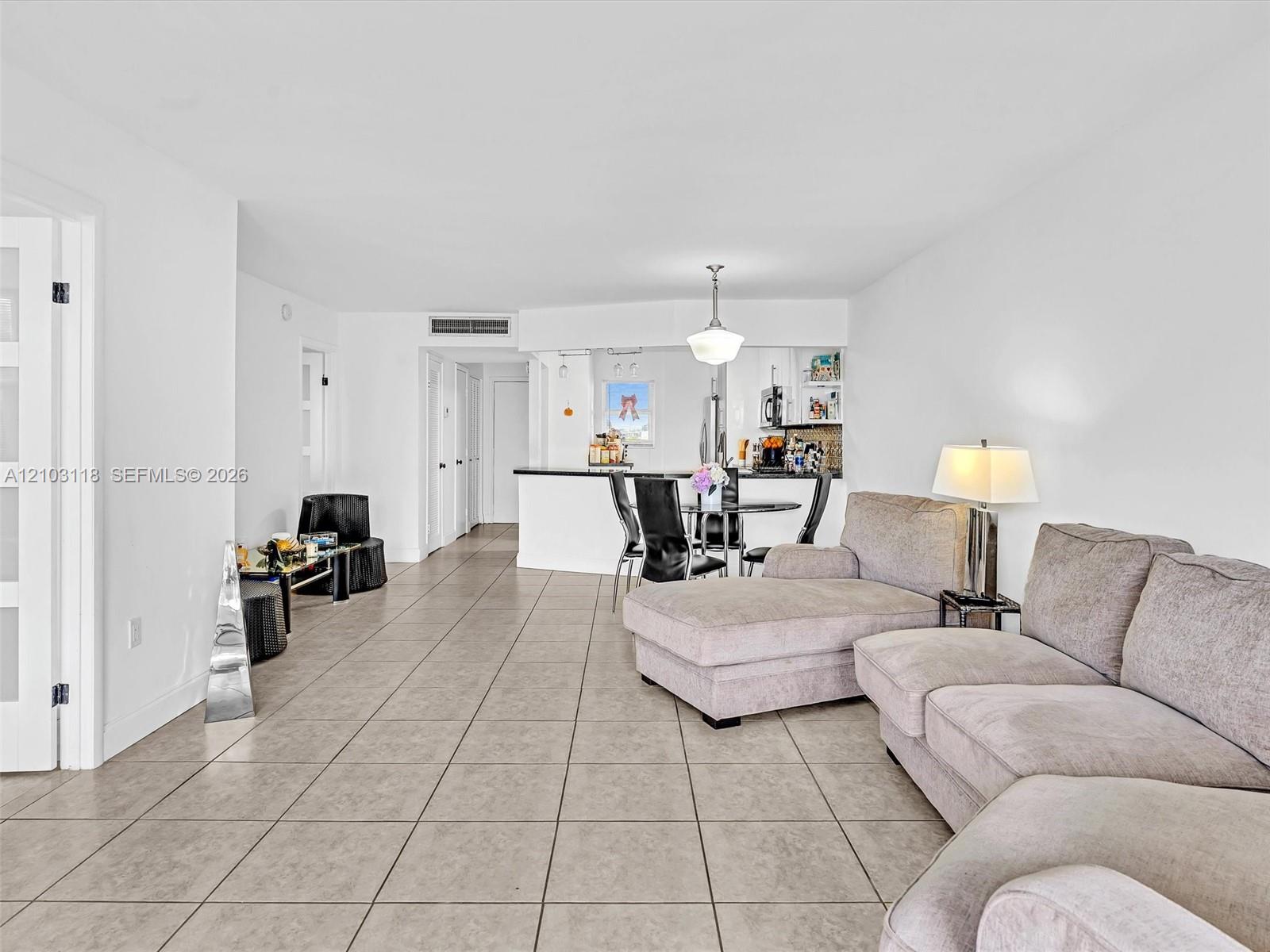 413-2 2 / 2 1036 sq. ft. $ 2026-10-08 0 foto