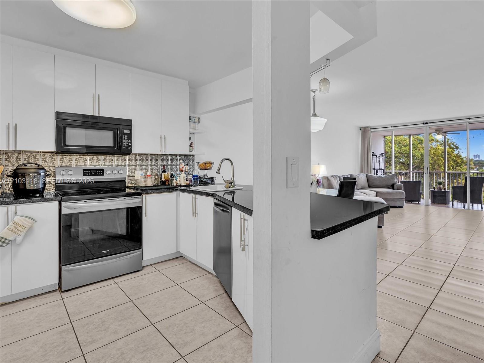 413-2 2 / 2 1036 sq. ft. $ 2026-10-08 0 foto