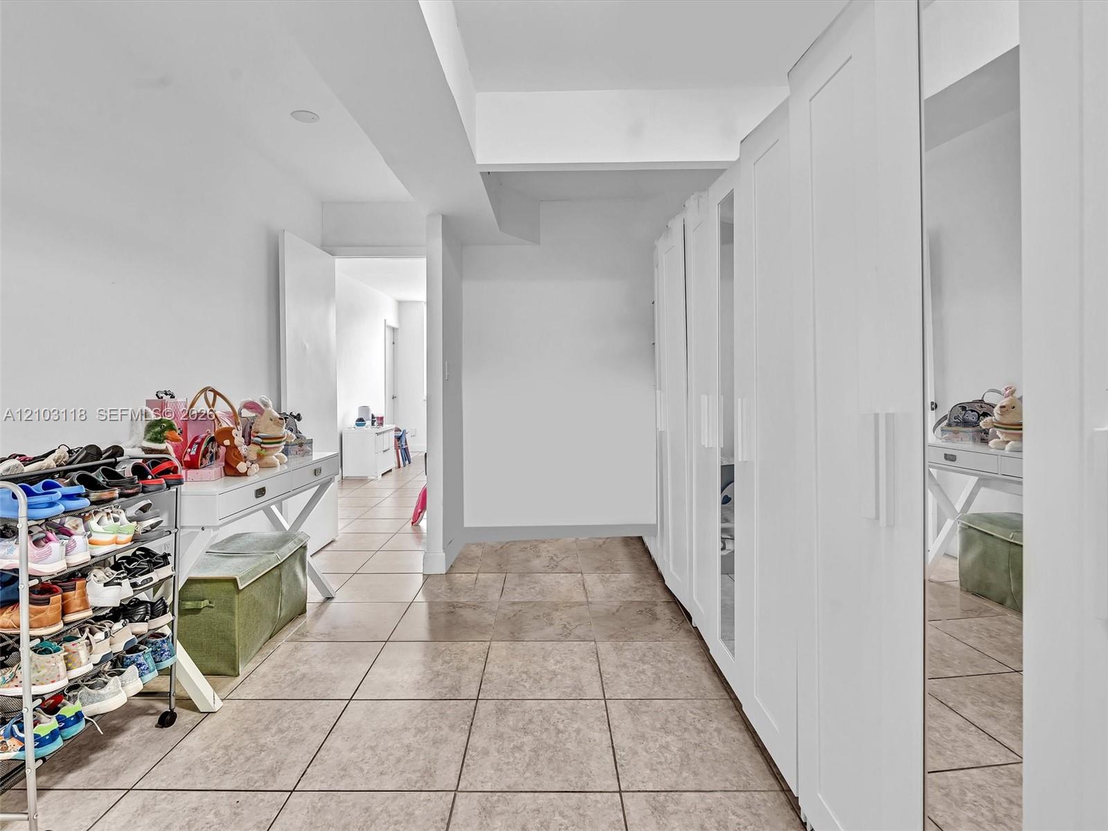 413-2 2 / 2 1036 sq. ft. $ 2026-10-08 0 foto