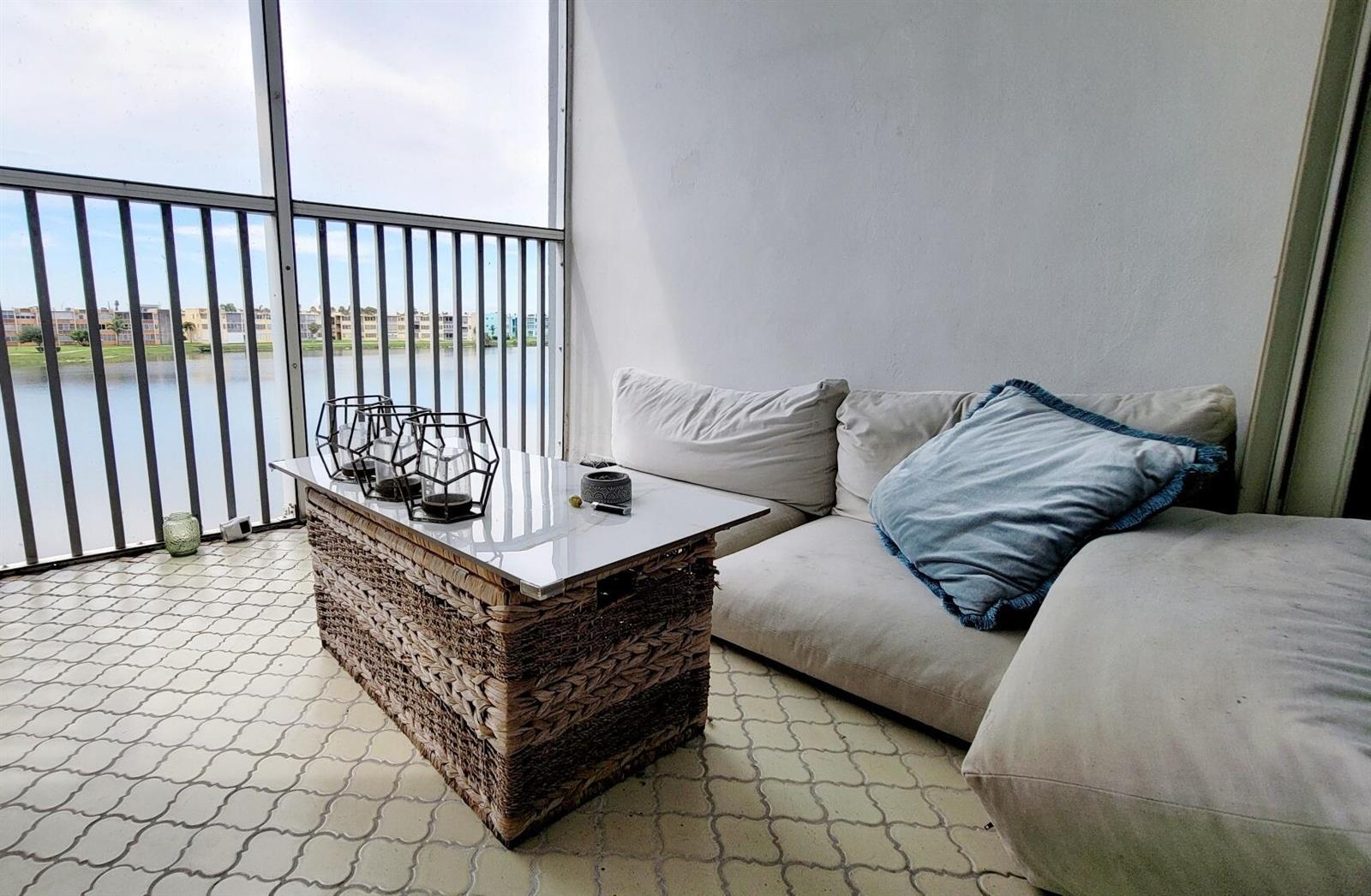 Ver detalles 308-1 2 / 2 1674 sq. ft. $ 2026-10-13 0 foto