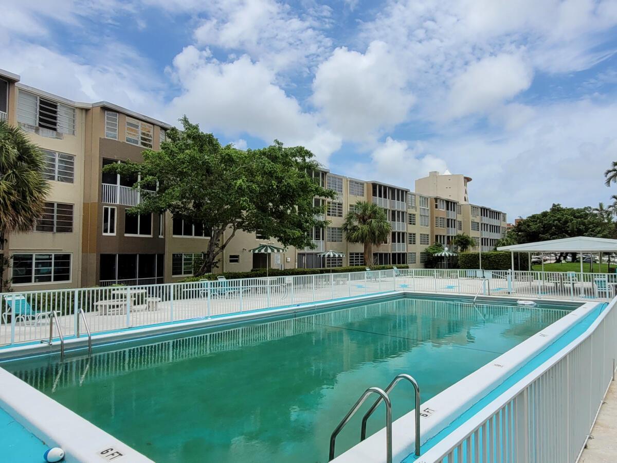Ver detalles 308-1 2 / 2 1674 sq. ft. $ 2026-10-13 0 foto