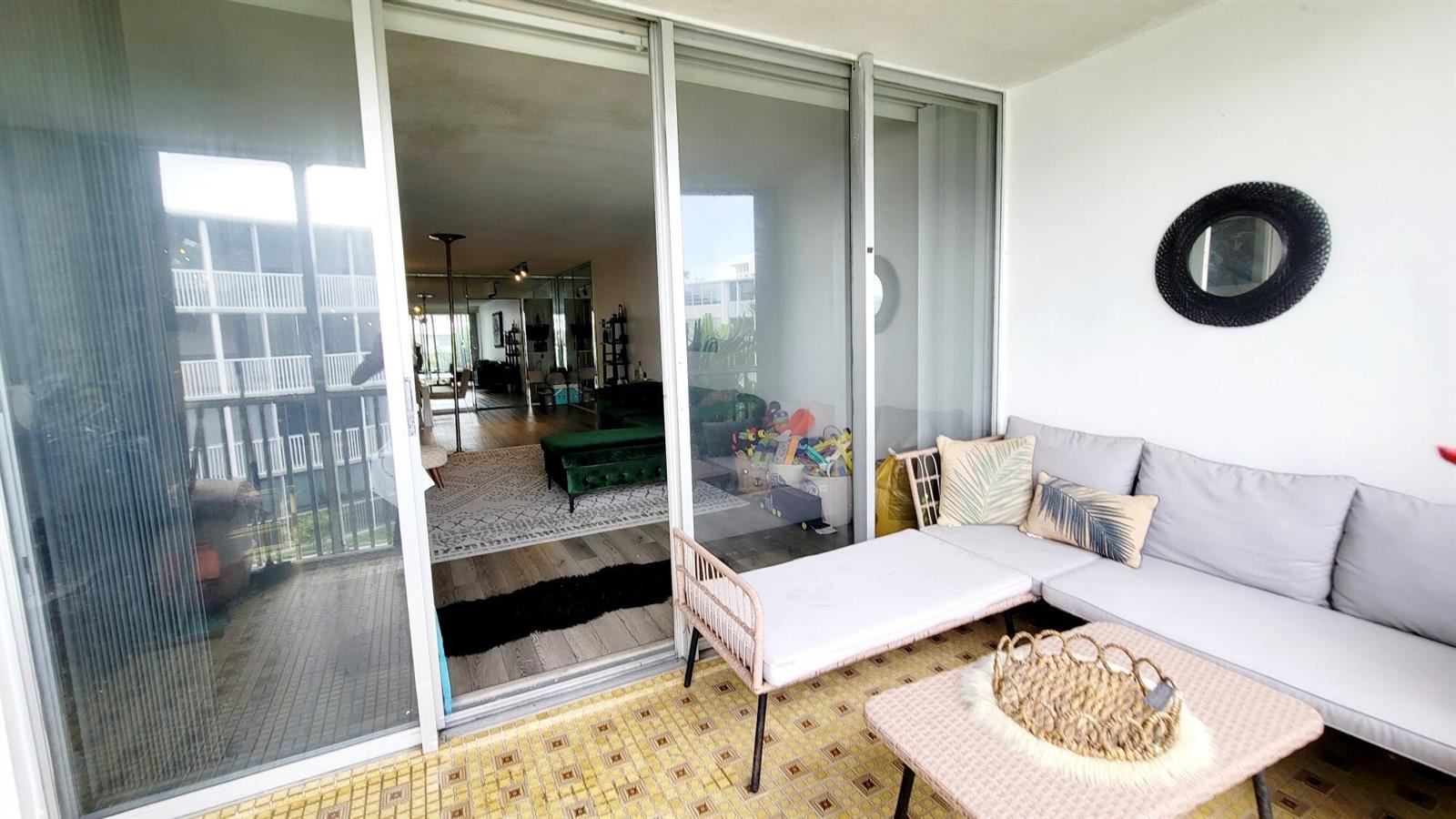 Ver detalles 308-1 2 / 2 1674 sq. ft. $ 2026-10-13 0 foto