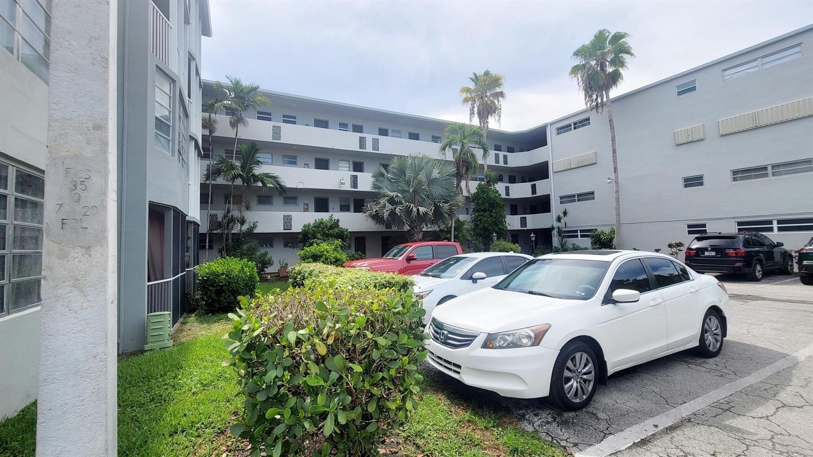 Ver detalles 308-1 2 / 2 1674 sq. ft. $ 2026-10-13 0 foto