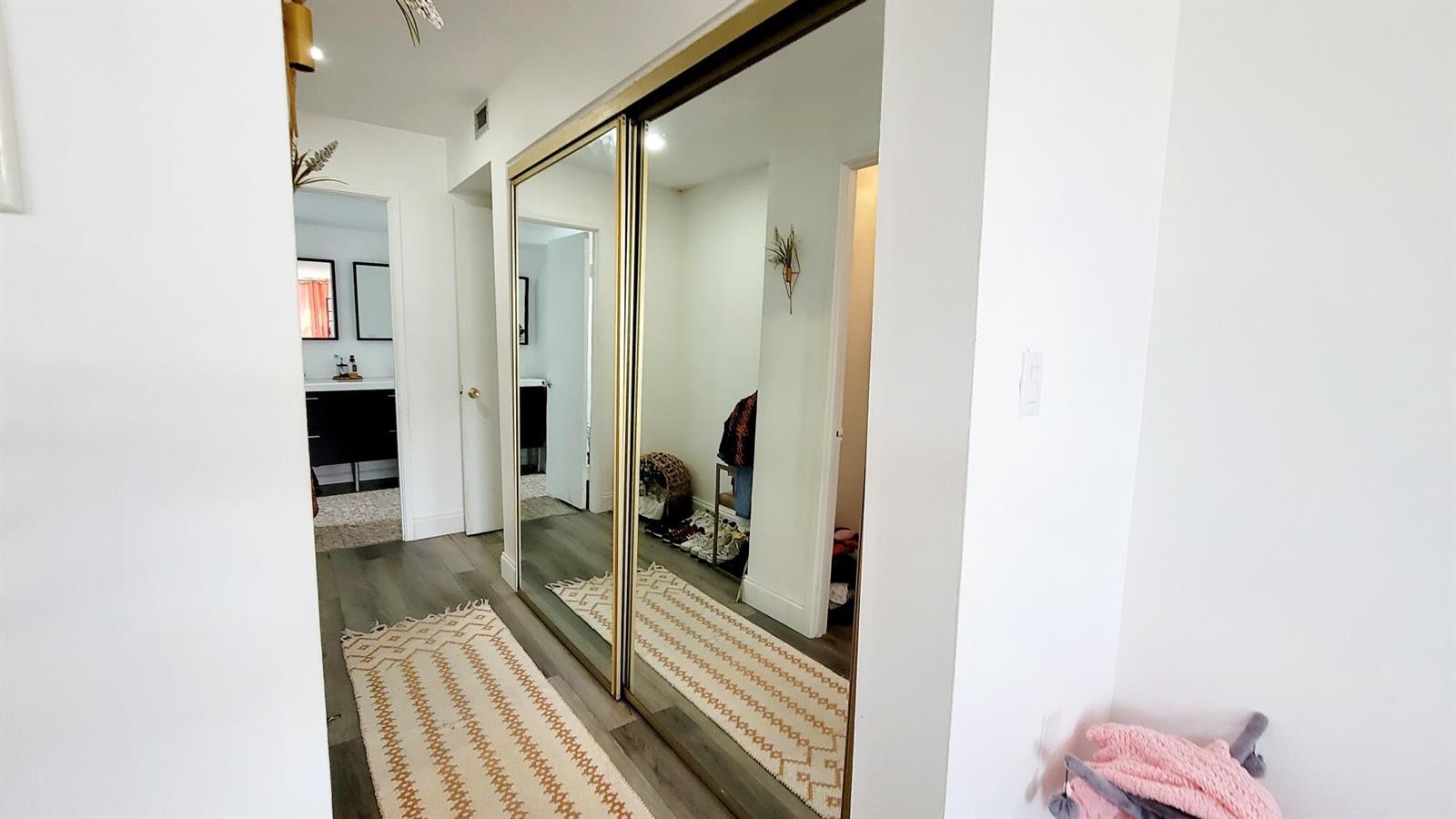 Ver detalles 308-1 2 / 2 1674 sq. ft. $ 2026-10-13 0 foto