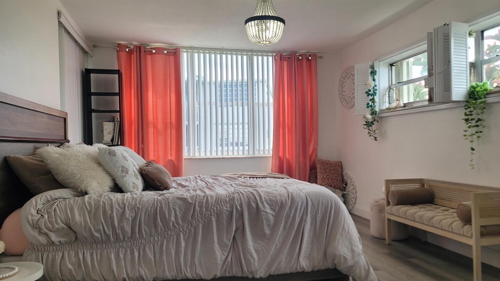 Ver detalles 308-1 2 / 2 1674 sq. ft. $ 2026-10-13 0 foto