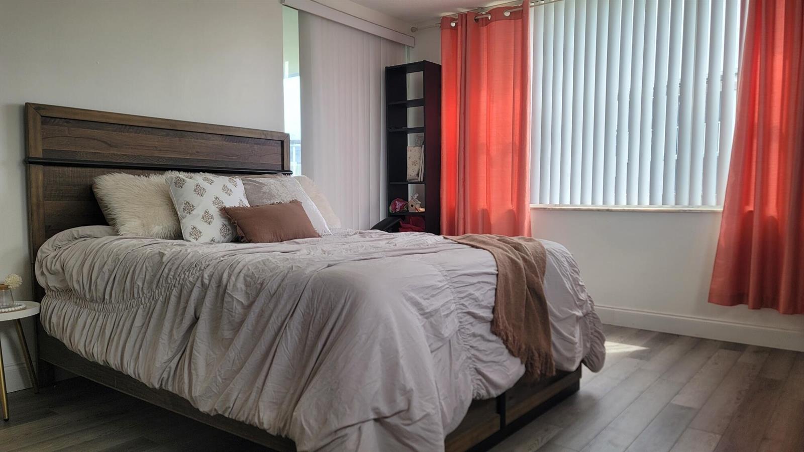 Ver detalles 308-1 2 / 2 1674 sq. ft. $ 2026-10-13 0 foto