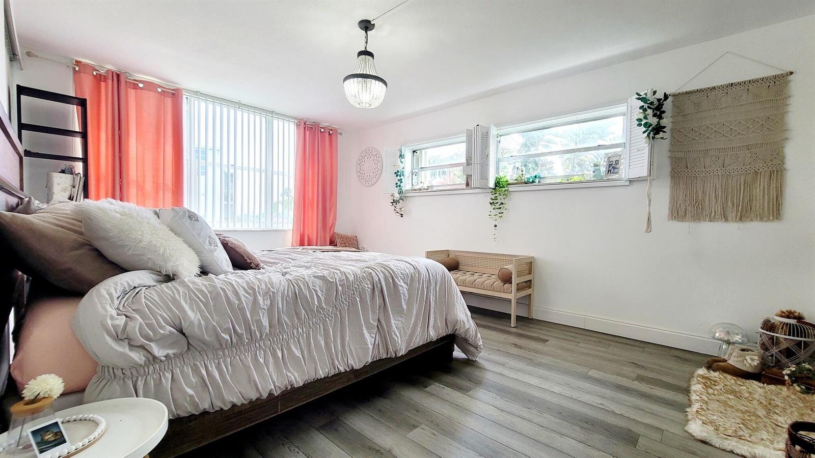 Ver detalles 308-1 2 / 2 1674 sq. ft. $ 2026-10-13 0 foto