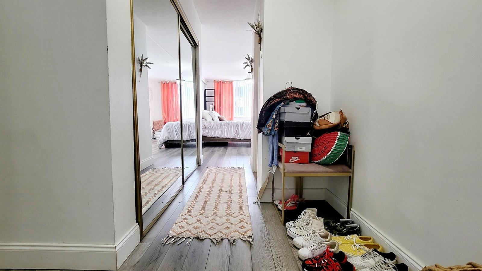 Ver detalles 308-1 2 / 2 1674 sq. ft. $ 2026-10-13 0 foto