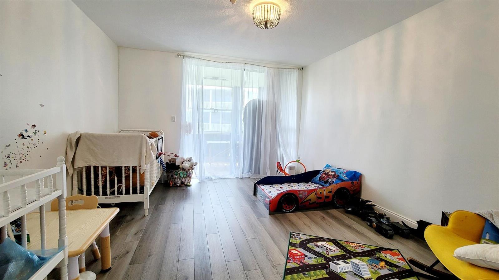 Ver detalles 308-1 2 / 2 1674 sq. ft. $ 2026-10-13 0 foto