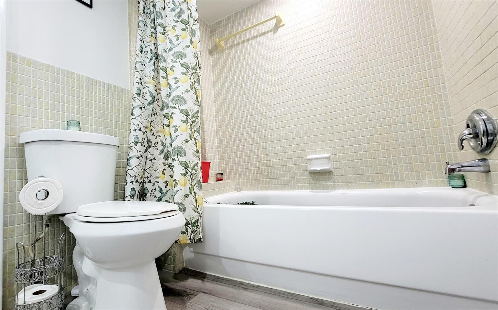 Ver detalles 308-1 2 / 2 1674 sq. ft. $ 2026-10-13 0 foto