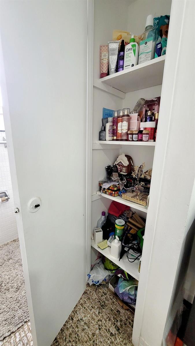 Ver detalles 308-1 2 / 2 1674 sq. ft. $ 2026-10-13 0 foto