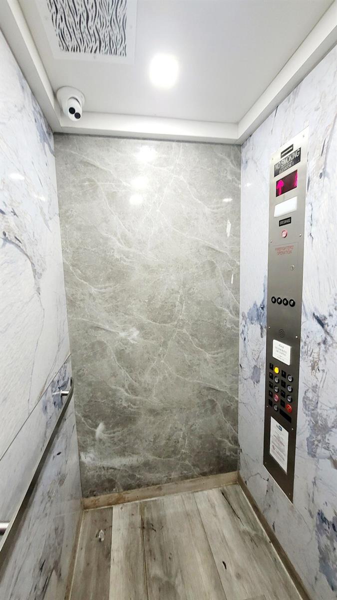 Ver detalles 308-1 2 / 2 1674 sq. ft. $ 2026-10-13 0 foto